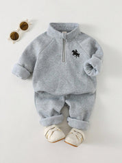 Conjunto Bebê Menino Moletom Bordado Cavalo e Calça 004 Conjunto Menino 30 Kabannas Cinza 6-9 Meses 