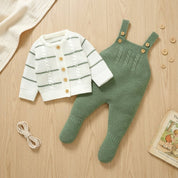 Conjunto Bebê Menino Tricô Jardineira e Cardigan 2 Peças Moda Vintage Infantil 78 Kabannas 