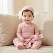 Conjunto Bebê Tricô Jardineira com Touca e Naninha 3 Peças Moda Vintage Infantil 88 Kabannas 