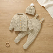 Conjunto Bebê Tricô Vintage 3 Peças com Jardineira, Cardigã e Touca Moda Vintage Infantil 72 Kabannas Recém-nascido 