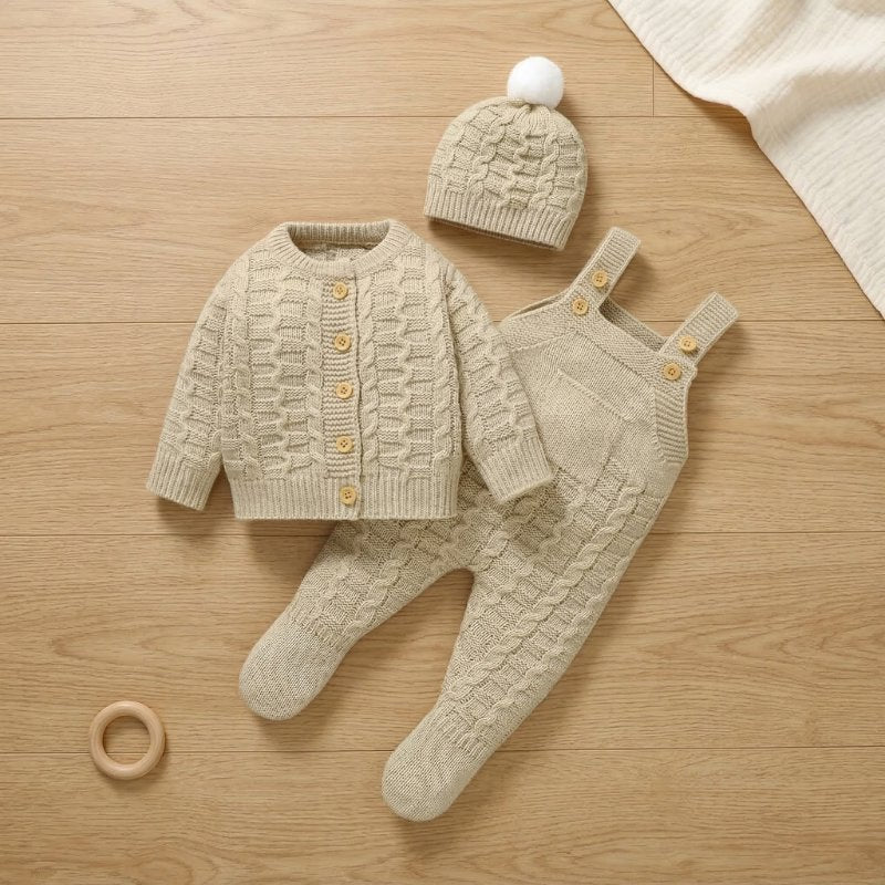 Conjunto Bebê Tricô Vintage 3 Peças com Jardineira, Cardigã e Touca Moda Vintage Infantil 72 Kabannas Recém-nascido 