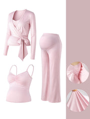 Conjunto gestante rosa de três peças com detalhes do franzido e do tecido