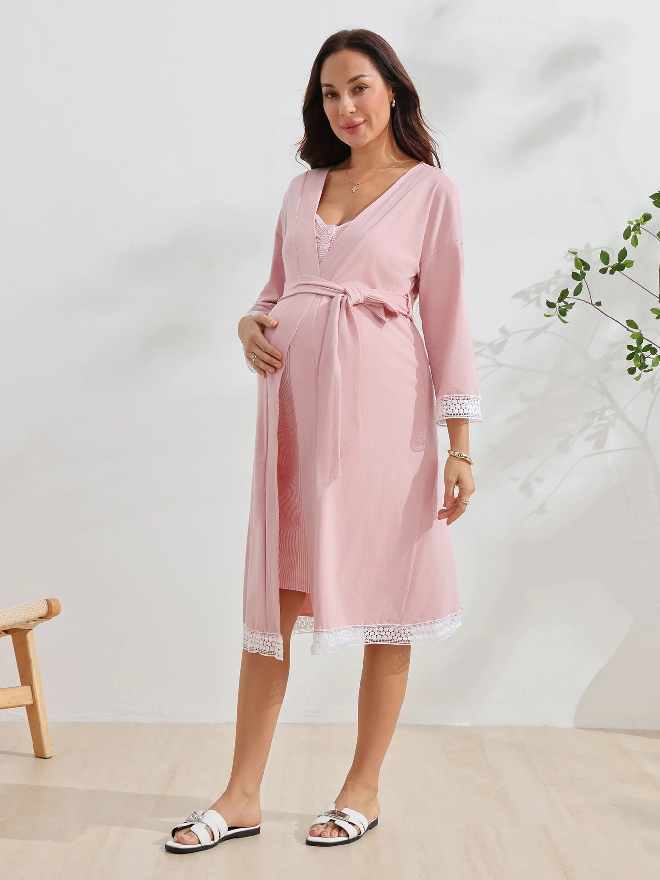 Conjunto Gestante e Amamentação Robe com Renda e Camisola Listrada - Rosa