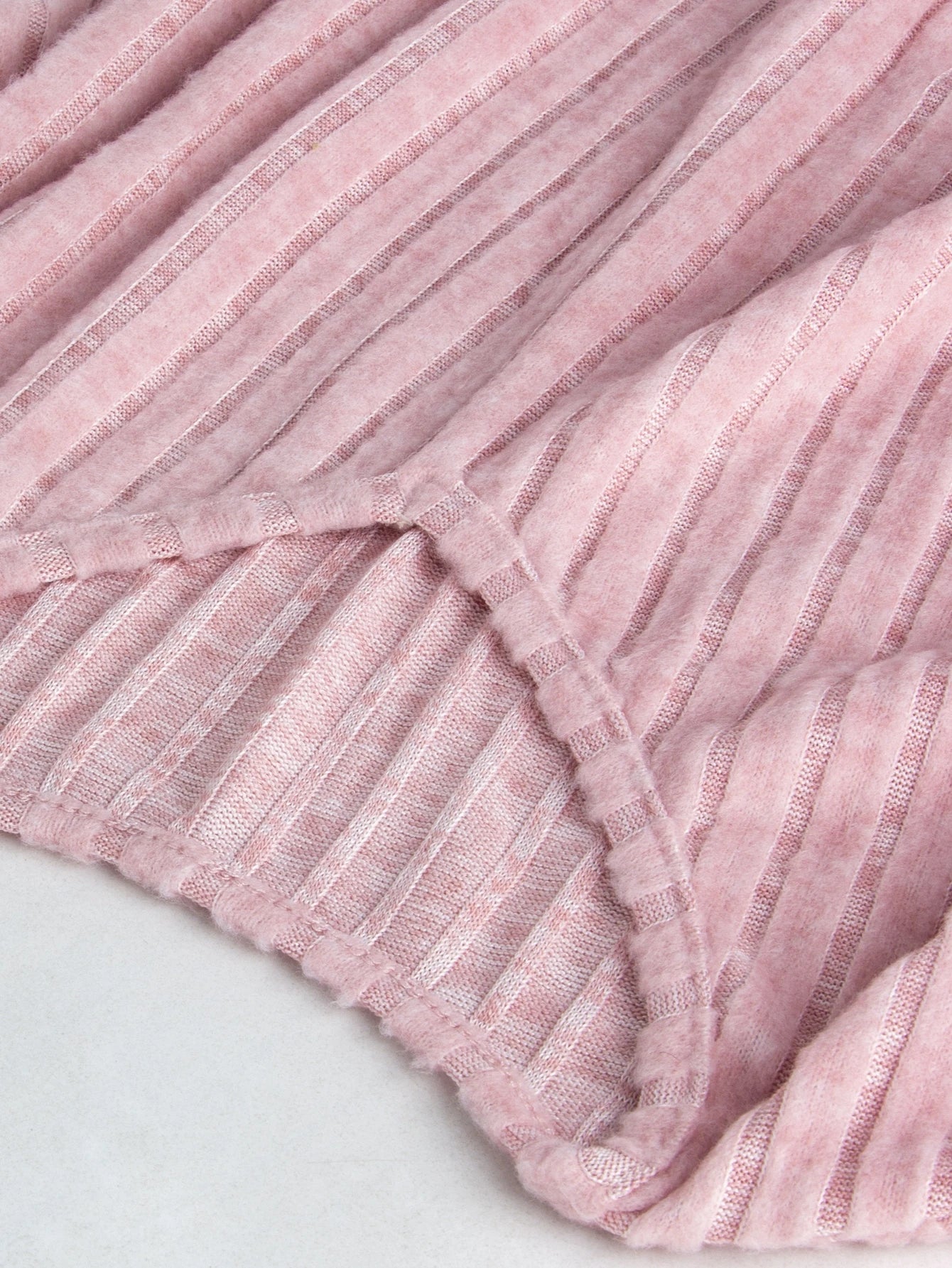 Conjunto Gestante Rosa de Tricô Blusa Decote V com Faixa e Calça - Rosa claro