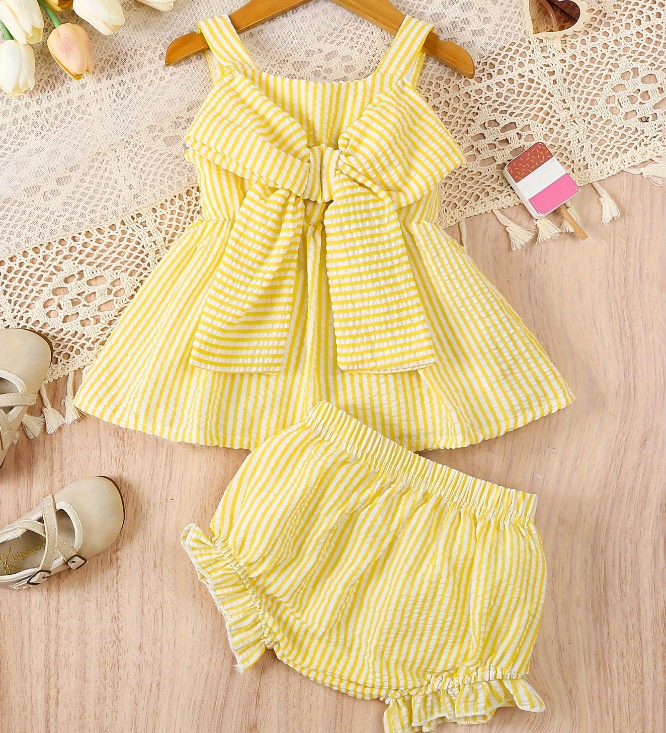 Conjunto Infantil Bebê Menina Regata com Laço e Short Listrado 2 Peças Conjunto Menina 17 Kabannas Amarelo 6-9 Meses 