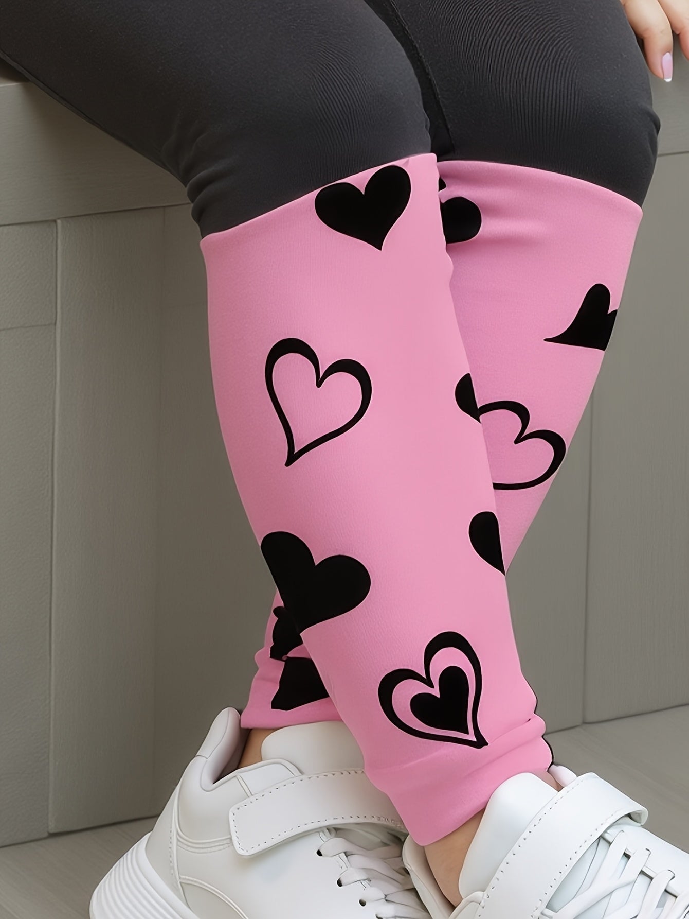 Conjunto Infantil Feminino 2 Peças Blusa Gola Redonda Estampa de Gato e Coração com Calça Legging Conjunto Menina 24 Kabannas 