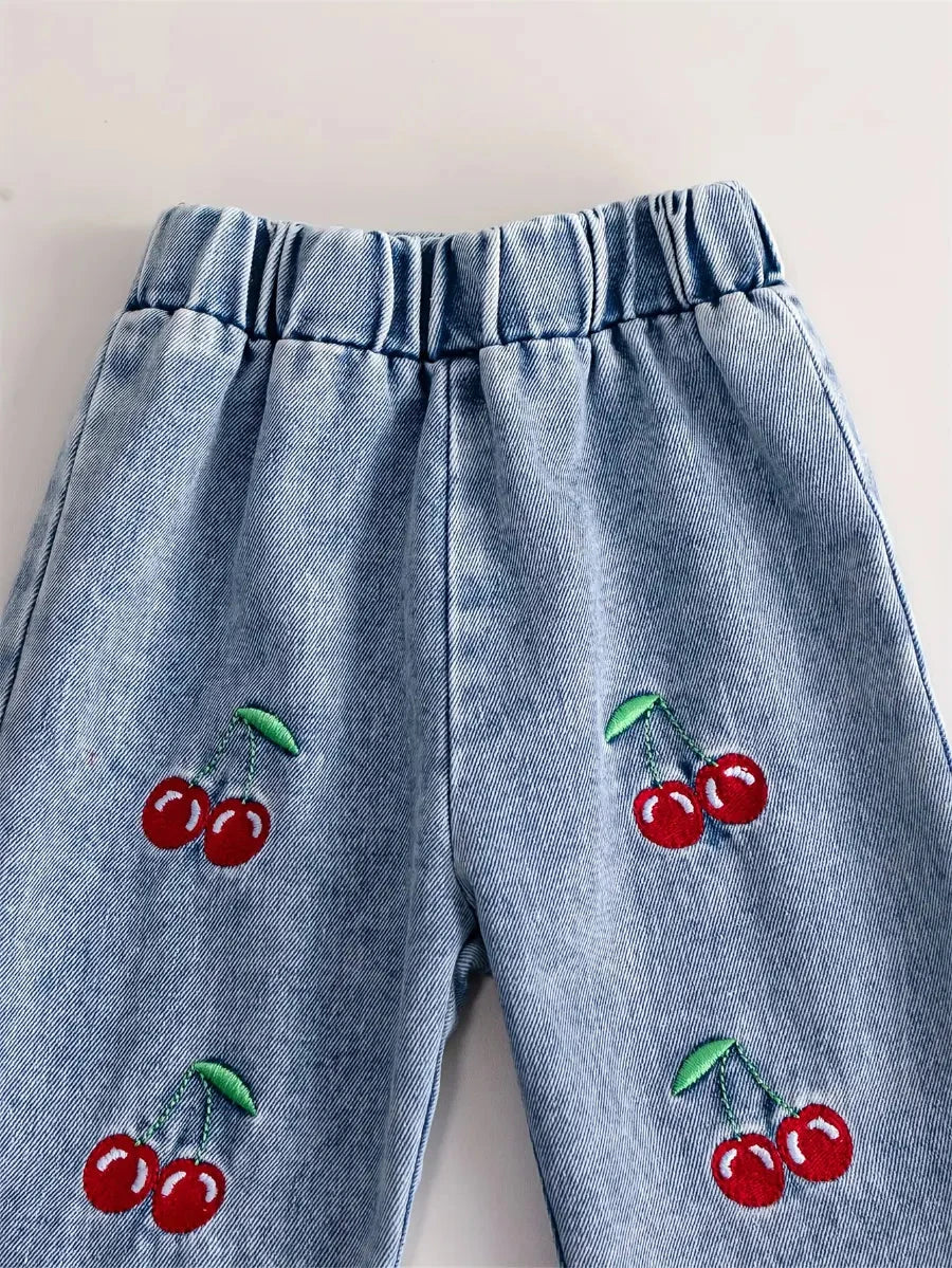 Conjunto Infantil Feminino 2 Peças Blusa Manga Longa Textura Waffle Vermelha com Gola e Calça Jeans Bordado Cereja Conjunto Menina 14 Kabannas 