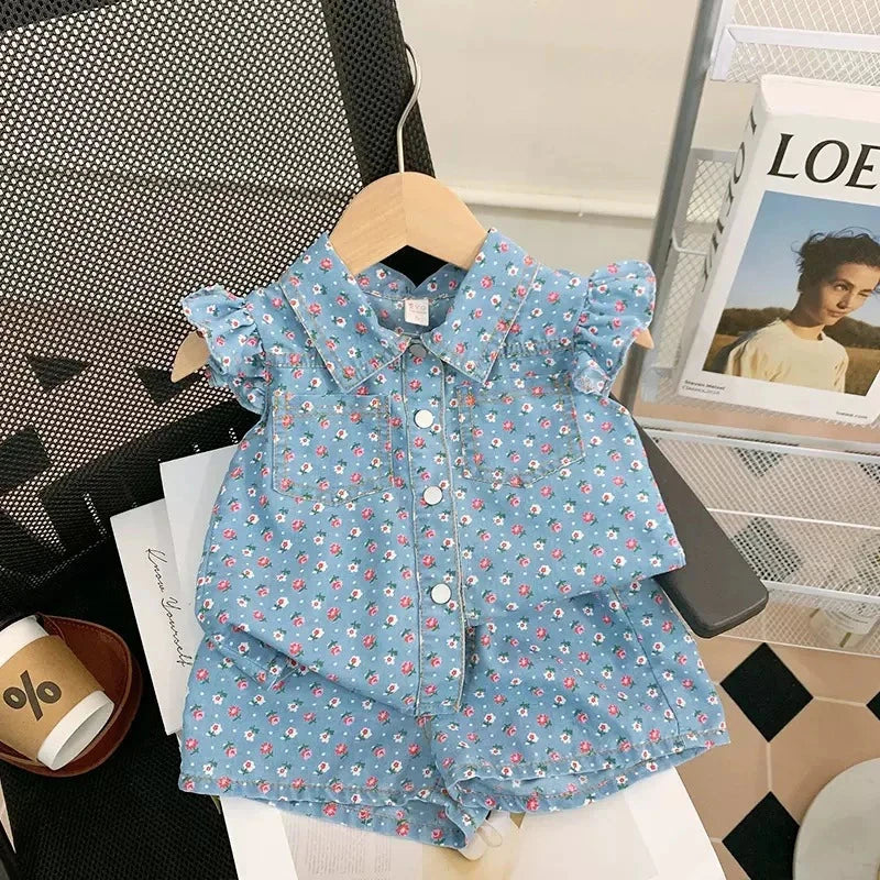 Conjunto Infantil Jeans Floral - Camiseta e Shorts Conjunto Infantil Menina 07 Kabannas Floral pequeno 3 Anos 