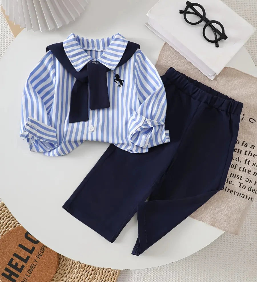 Conjunto Infantil Masculino 2 Peças Camisa Listrada Gola Marinheiro com Gravata e Calça Azul Marinho Conjunto Menino 07 Kabannas Azul e branco 6-9 Meses 