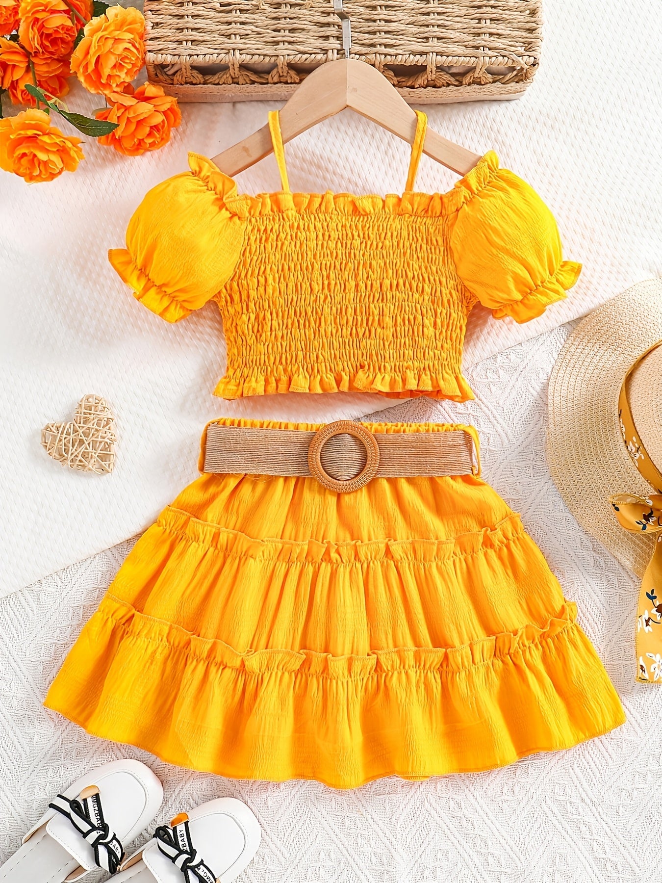 Conjunto Infantil Menina 2 Peças Top Cropped Franzido Ombro Caído e Saia Rodada com Cinto Conjunto Menina 21 Kabannas Amarelo 1-2 Anos 