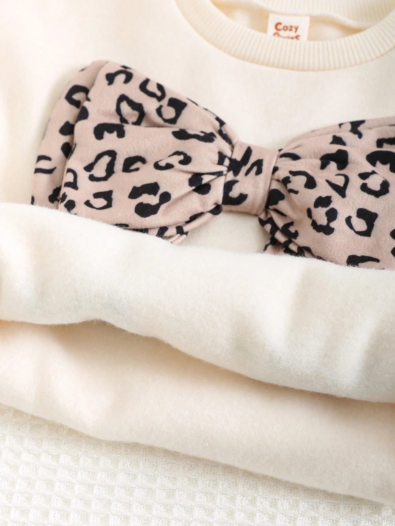 Conjunto Infantil Menina Moletom Oncinha com Laço e Calça Legging - Off white e marrom
