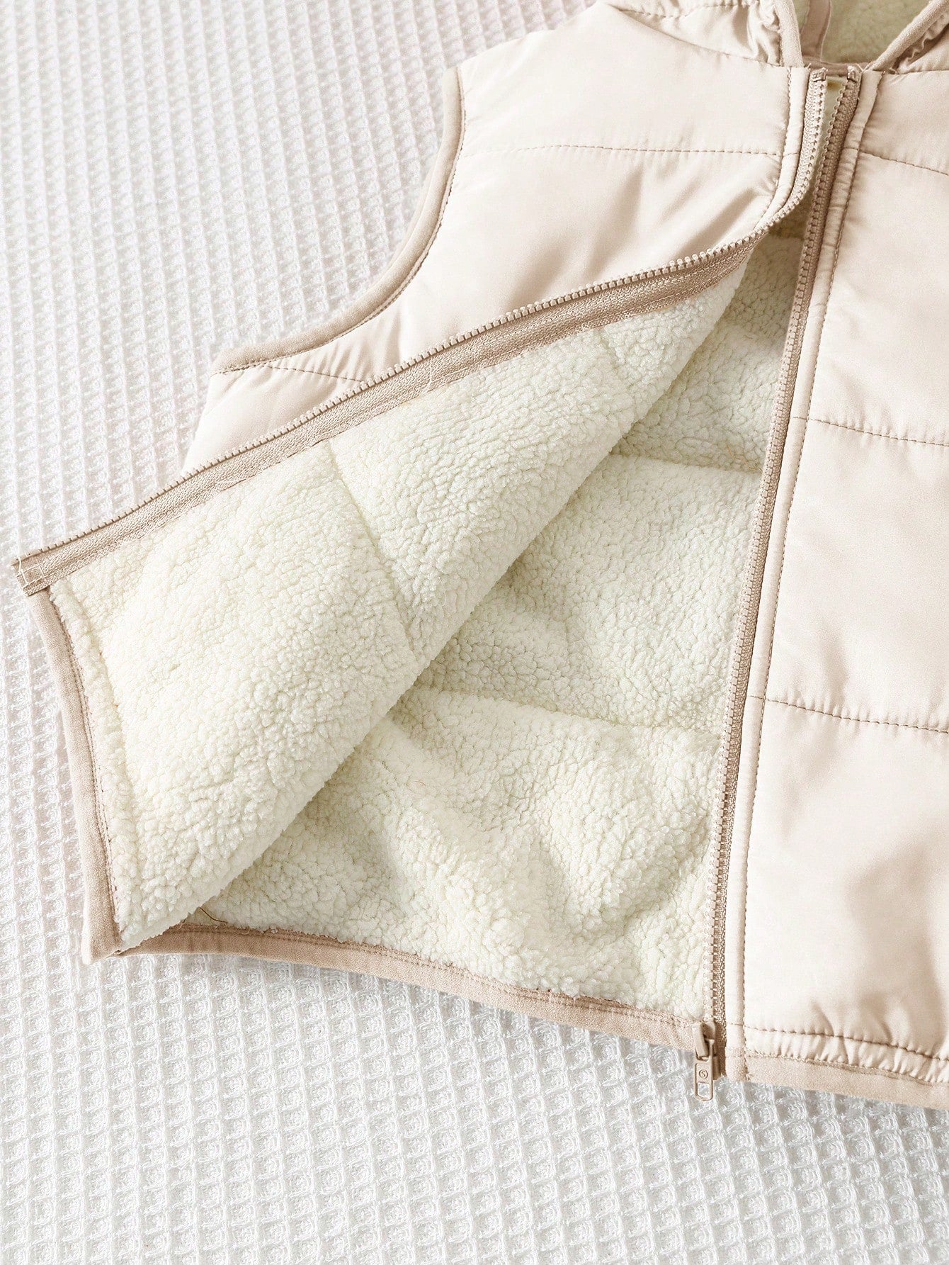 Conjunto Infantil Menino 3 Peças Moletom Calça e Colete Puffer com Capuz - Marrom e creme