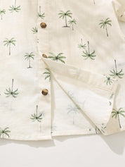 Conjunto Infantil Menino Camisa Coqueiros e Shorts Verde em Algodão - Creme e verde