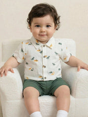 Conjunto infantil menino camisa dinossauro e shorts