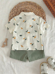 Conjunto Infantil Menino Camisa Dinossauro e Shorts - Branco e verde
