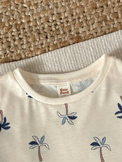 Conjunto Infantil Menino Camiseta Coqueiros e Bermuda Listrada - Branco e azul marinho