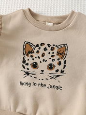 Conjunto infantil bege com estampa de oncinha