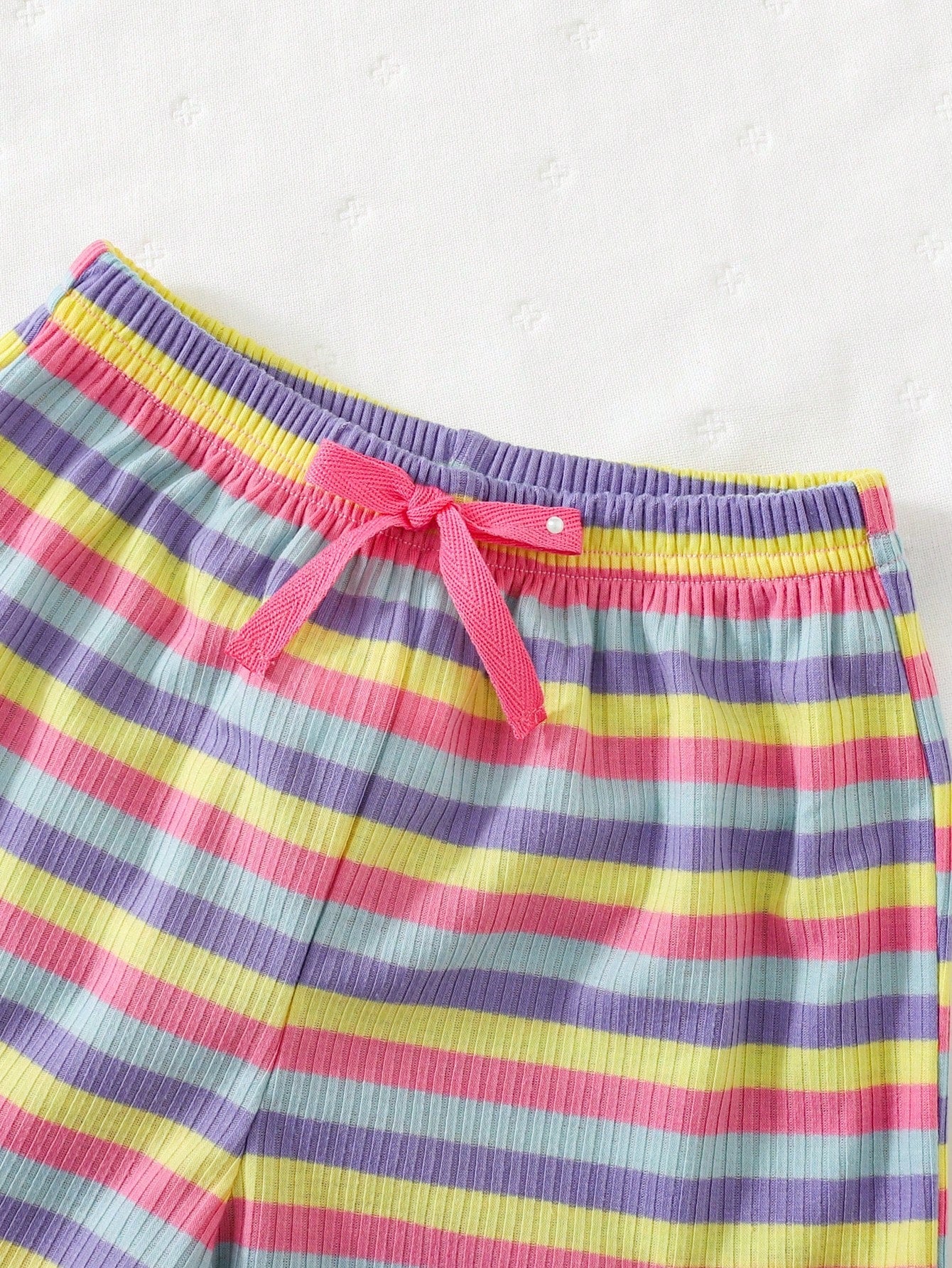 Conjunto Infantil Menina Camiseta Listrada Colorida e Shorts Canelado