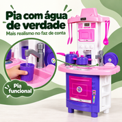 Pia funcional com saída de água da cozinha infantil