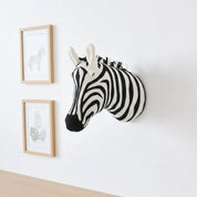 Decoração de Parede de Pelúcia Animais Safari para Quarto Infantil Cabeças de Parede 02 Kabannas Zebra 