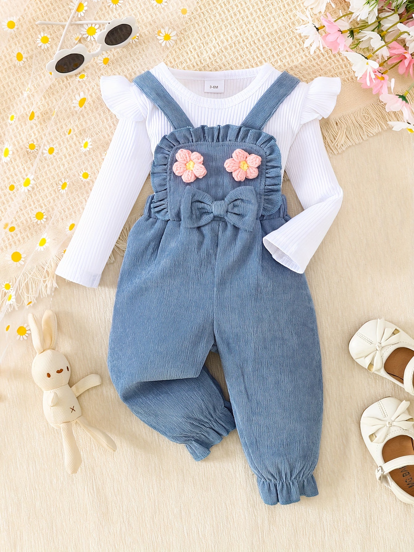 Conjunto 2 Peças Bebê Menina Jardineira com Flores e Top Canelado Manga Longa