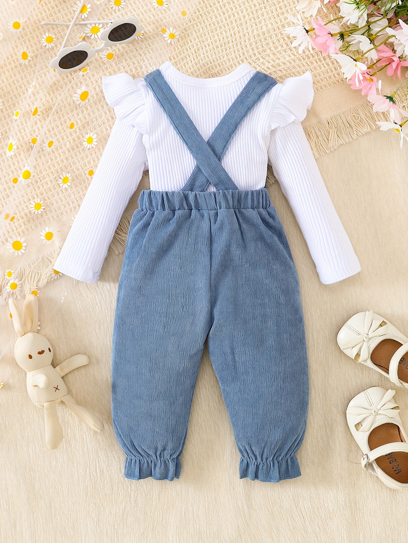 Conjunto 2 Peças Bebê Menina Jardineira com Flores e Top Canelado Manga Longa