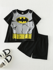 Fantasia infantil com capa e shorts – conjunto completo
