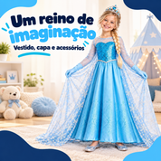 Criança usando fantasia azul Princesa do Gelo em cenário de brincadeira