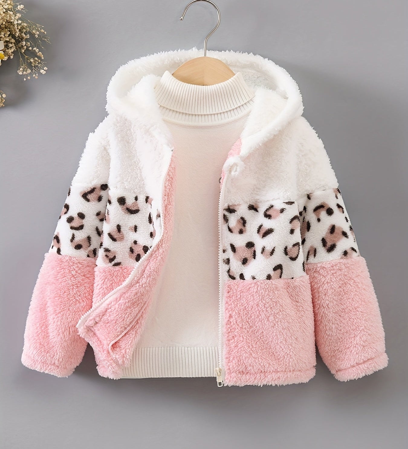 Jaqueta Infantil Feminina com Capuz e Zíper Pelúcia Colorblock Estampa Leopardo Jaqueta Menina 01 Kabannas Rosa 4 anos 