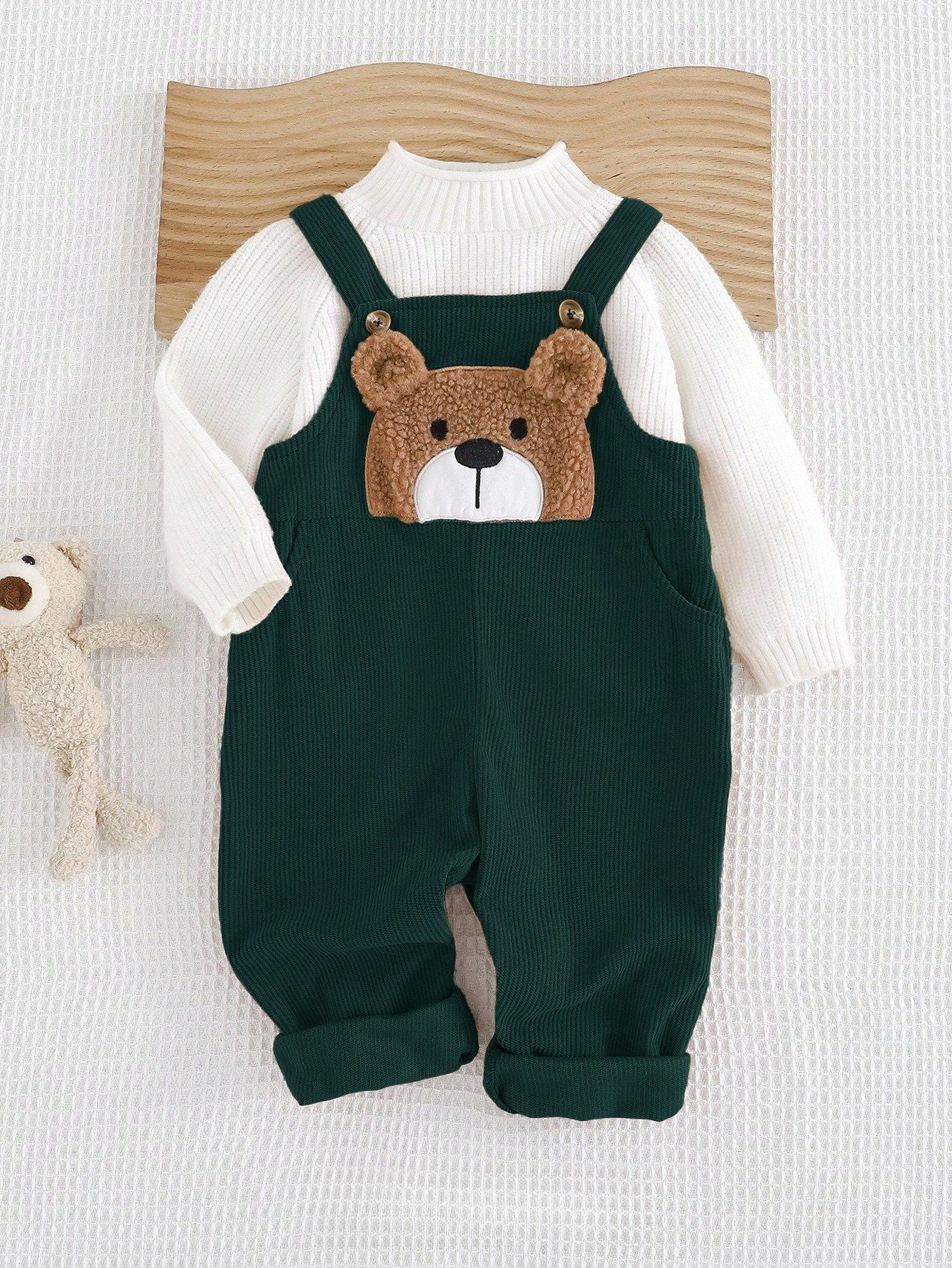 Jardineira Bebê Menino Canelada Aplique Urso 3D 001 Macacão Menino 04 Kabannas Verde Recém-nascido 