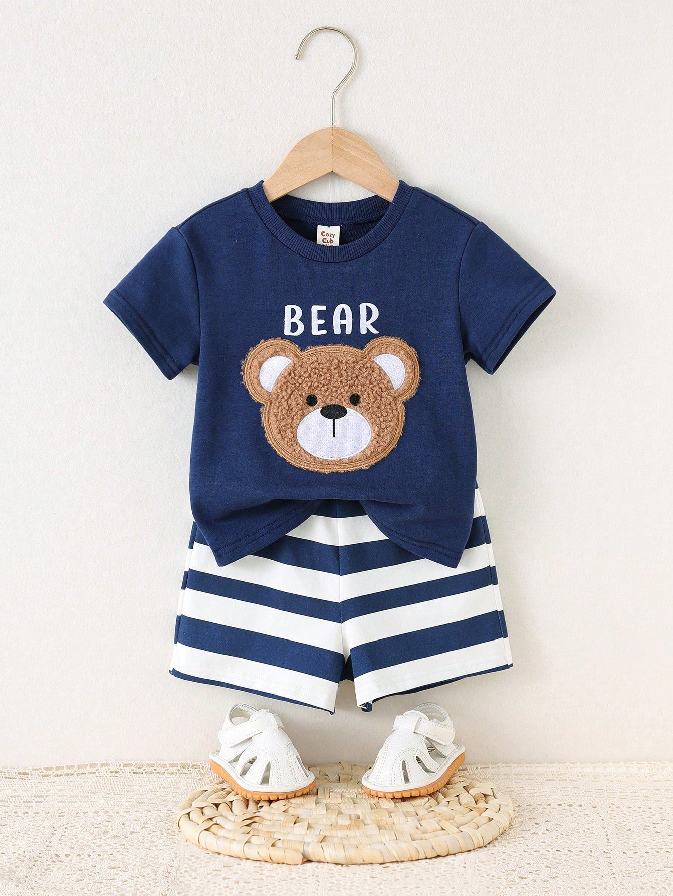 Conjunto Infantil Menino Camiseta Leão 3D e Shorts Listrado