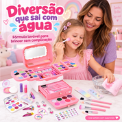 Kit maquiagem infantil com fórmula lavável em uso supervisionado
