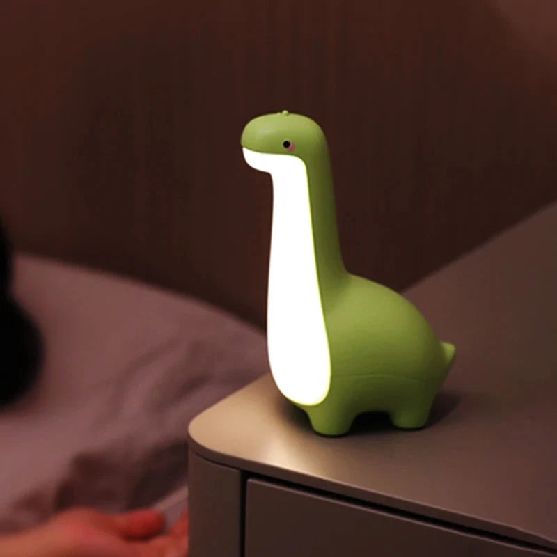 Luminária de Mesa Infantil Dinossauro com Temporizador e USB Luminária de Mesa 01 Kabannas Verde 