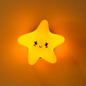 Luz Noturna de Silicone Estrela e Nuvem para Quarto Infantil Arte em LED / Luz de Parede Infantil 01 Kabannas Estrela 