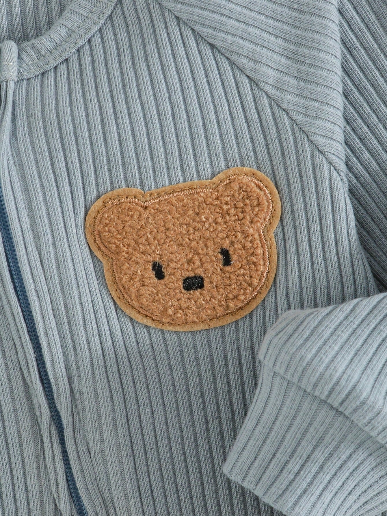 Macacão Bebê com Pé Canelado Zíper Patch Urso 004 Macacão Unissex 02 Kabannas 