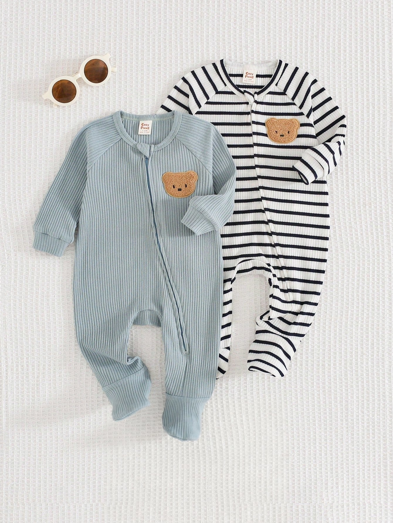 Macacão Bebê com Pé Canelado Zíper Patch Urso 004 Macacão Unissex 02 Kabannas Azul e branco Recém-nascido 