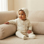 Macacão Bebê Tricô Premium com Touca 2 Peças Unissex Moda Vintage Infantil 89 Kabannas Off-white Recém-nascido 