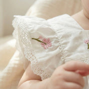 Macacão de Verão para Bebê Menina com Bordado Floral Moda Vintage Infantil 08 Kabannas 