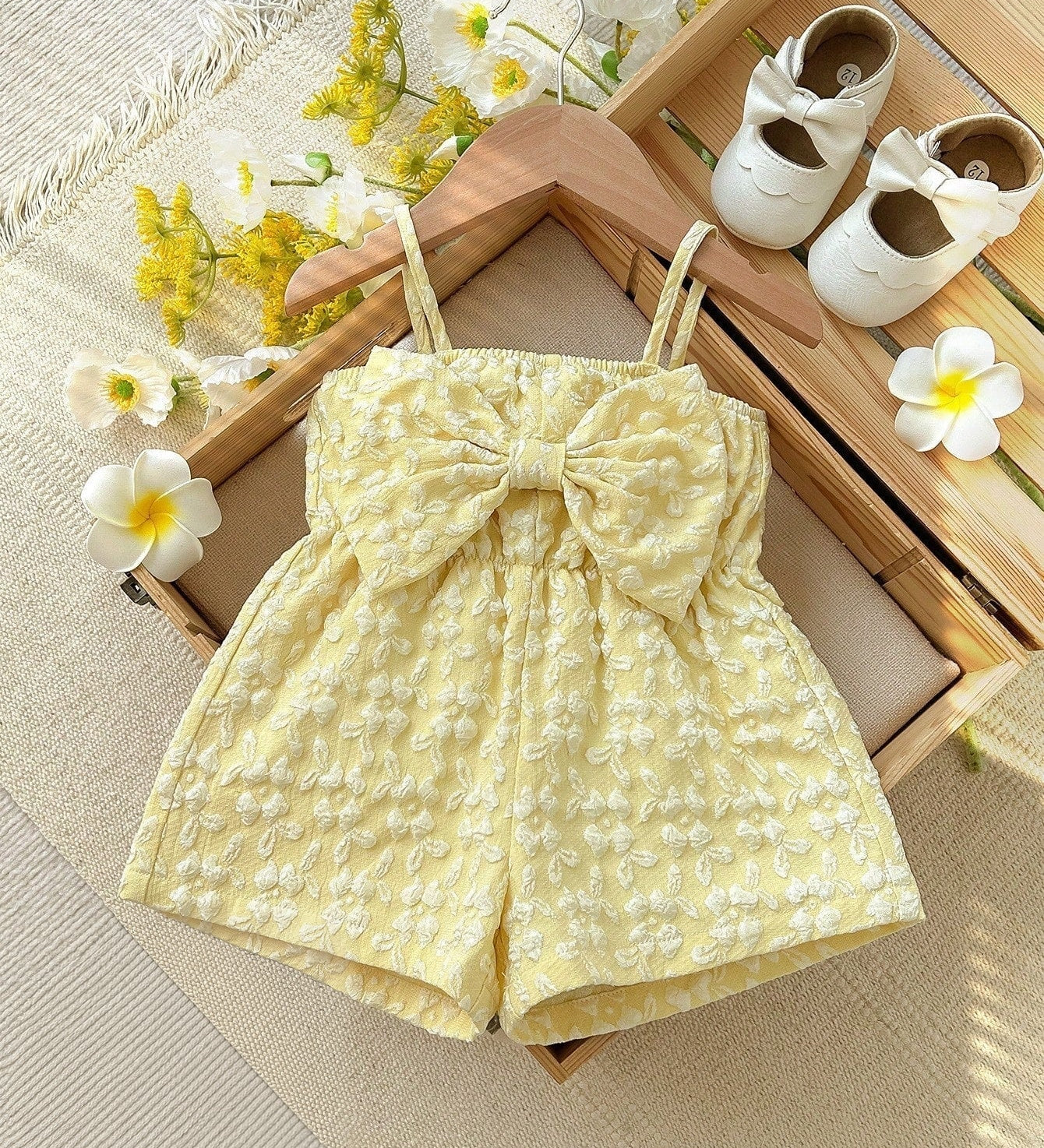 Macacão Romper Bebê Menina Jacquard Floral com Laço Frontal 003 Macacão Menina 04 Kabannas Amarelo 3-6 Meses 