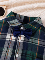 Conjunto 2 Peças Bebê Menino Camisa Xadrez com Gravata Borboleta e Jardineira Urso