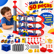 Garagem infantil com mais de cinquenta peças e acessórios