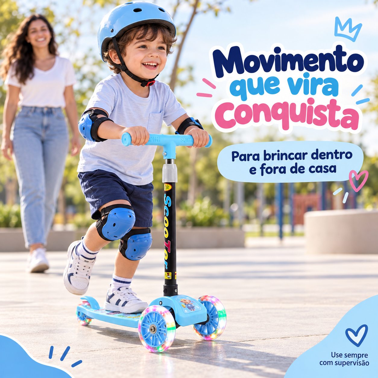 Criança usando patinete infantil azul com supervisão
