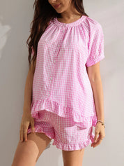 Pijama Gestante Xadrez Vichy Blusa Manga Bufante com Botões e Shorts com Babado - Rosa e branco