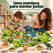 Mãe e criança montando juntas a pista de corrida temática dinossauro