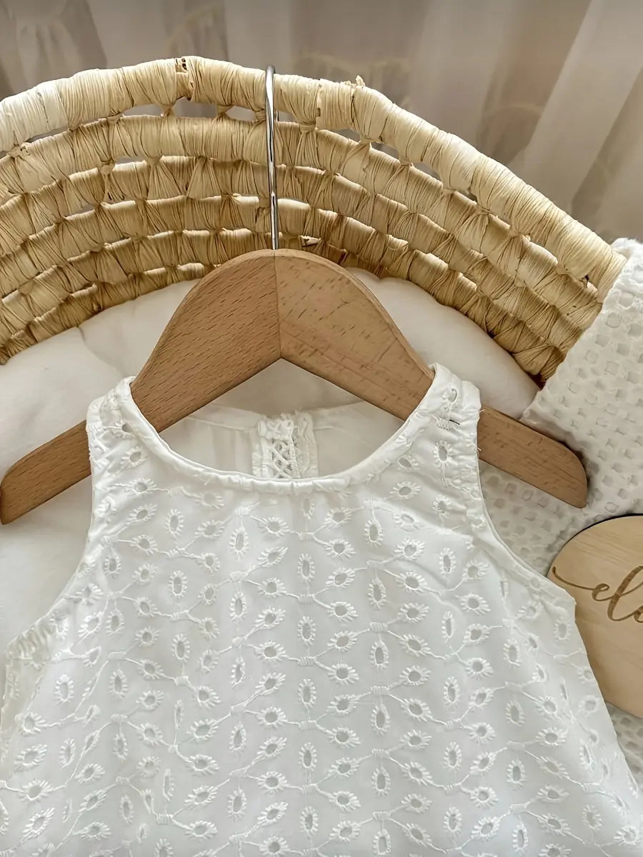 Conjunto Bebê Menina Top e Short Bordado Inglês Renda Vazada