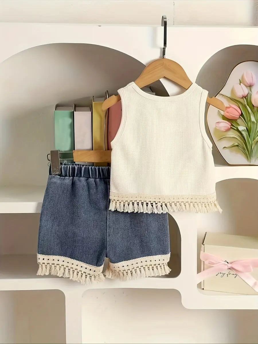 Conjunto 2 Peças Bebê Menina Top Canelado Sem Manga Flores em Crochê com Franja e Shorts Jeans com Barra de Macramê