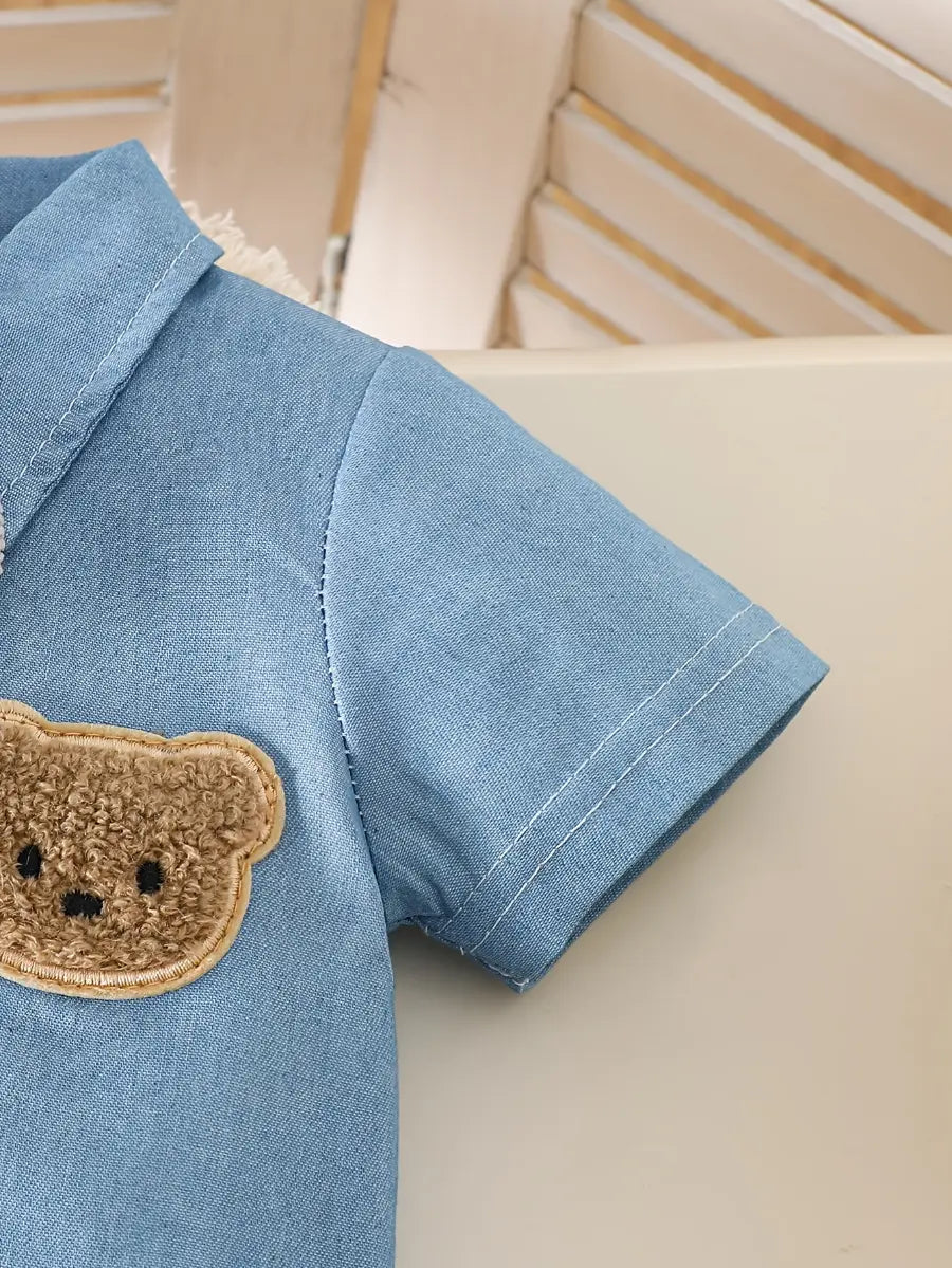 Conjunto 2 Peças Bebê Menino Body Macacão Denim Manga Curta com Bordado de Urso e Shorts Suspensório Veludo Cotelê