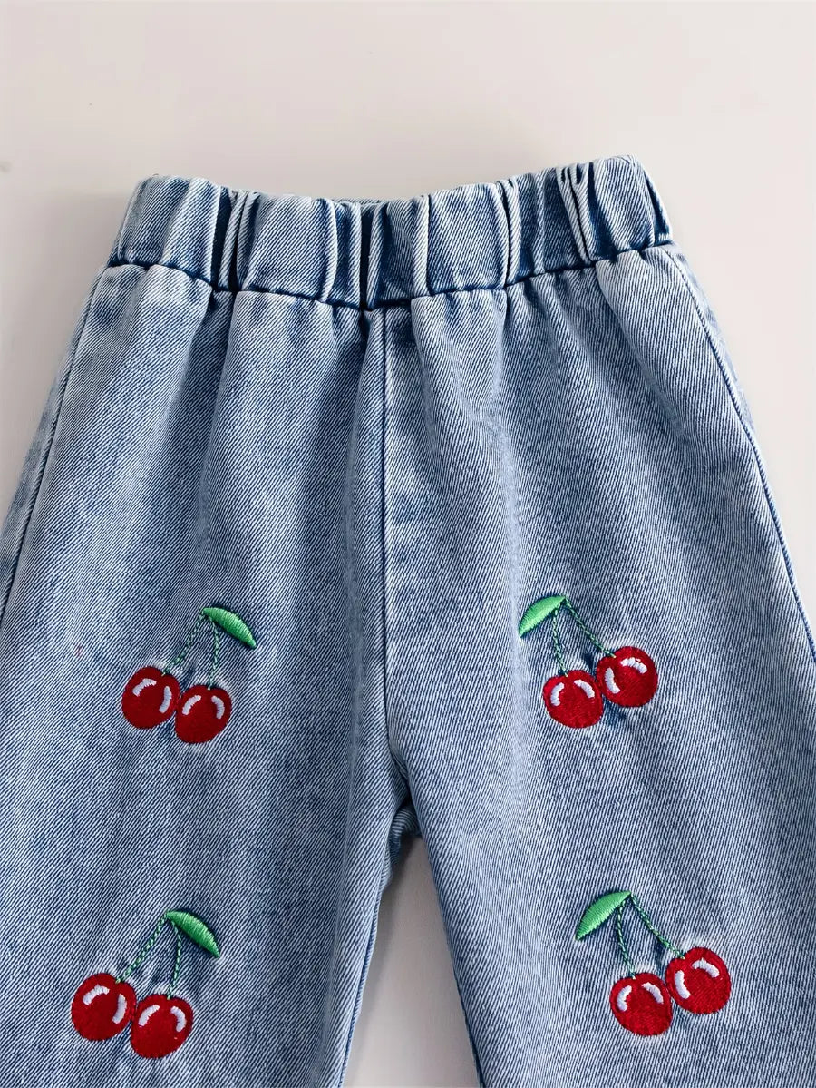 Conjunto Infantil Feminino 2 Peças Blusa Manga Longa Textura Waffle Vermelha com Gola e Calça Jeans Bordado Cereja