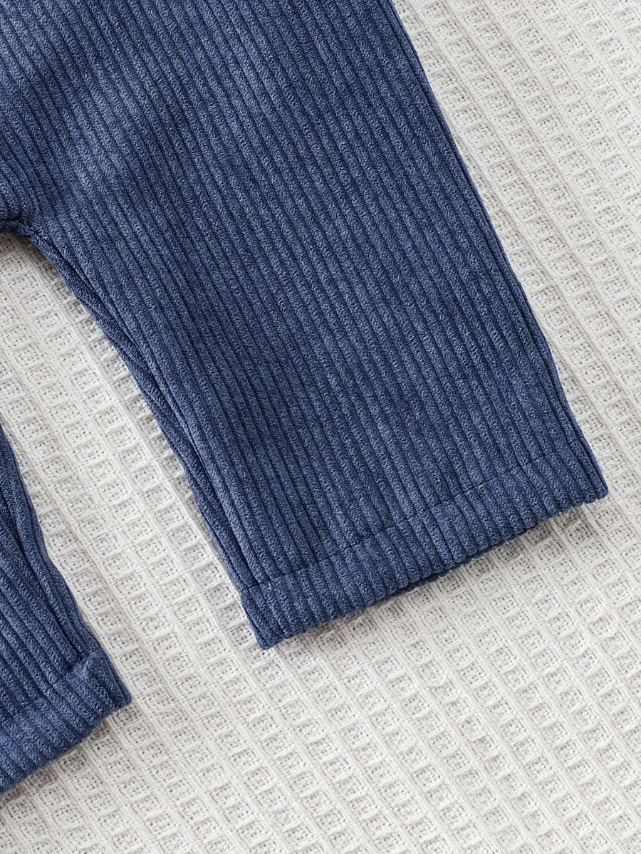 Conjunto 2 Peças Bebê Jardineira Veludo Cotelê Azul com Aplique de Ursinho e Camiseta Manga Longa Estampada