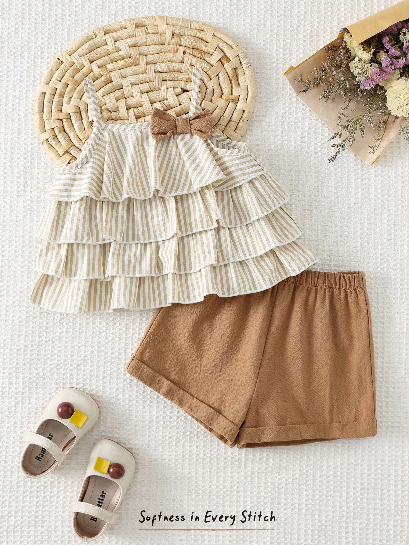 Conjunto Bebê Menina Top Listrado com Babados e Shorts de Linho